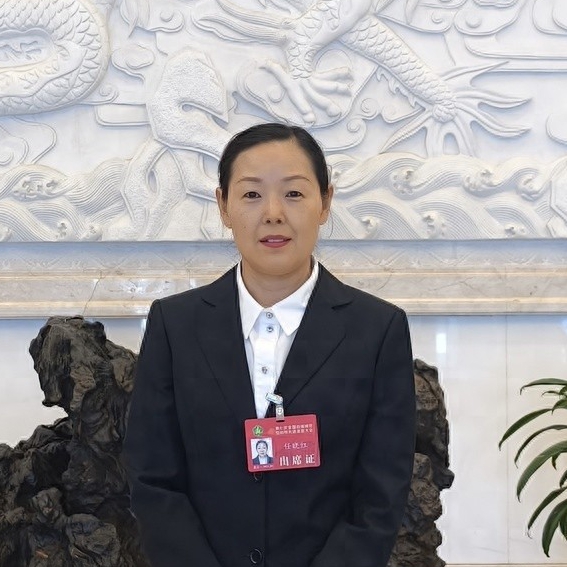 任晓红  |  以蜀绣为“桥” 传递力量和温度