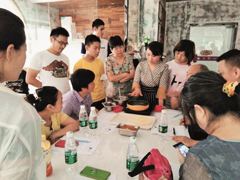 雨花区残联通过为困难残疾人提供个性化培训，帮助他们实现精准就业创业_副本.jpg